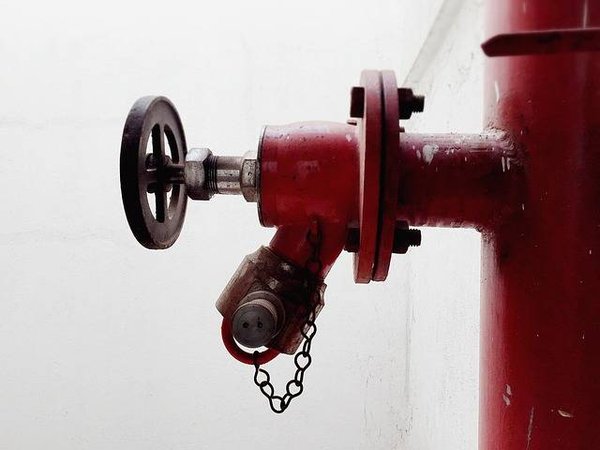 Guide Essentiel pour la Maintenance de votre Colonne Sèche: Prévention et Sécurité Incendie